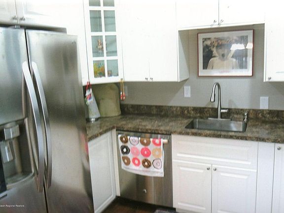 3rd image of 63 Redhook Bay Dr