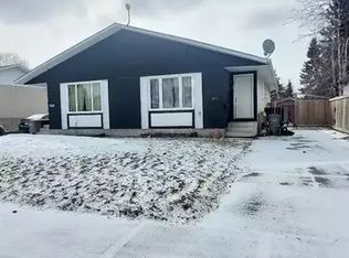 9513 79th Ave #1A, Grande Prairie, AB T8V5G9