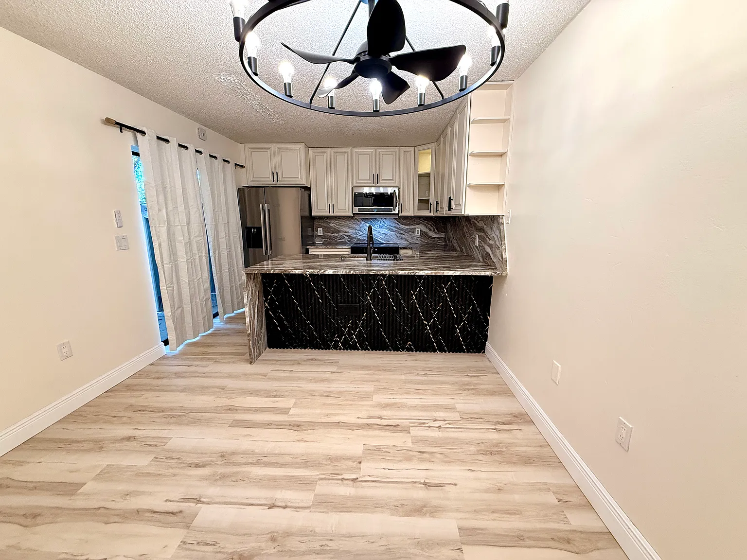 2 bed, 2.5 bath, 1344 sqft, $2,200 — Photo 4