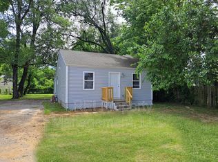 3513 Manslick Rd, Louisville, KY 40215