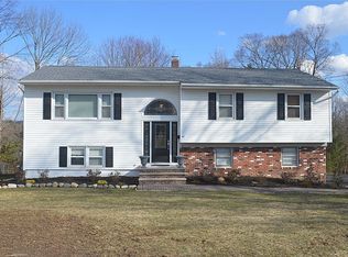 47 Clifford Dr, Wayne, NJ