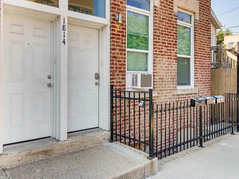 1814 S Desplaines St #1F — Photo 9