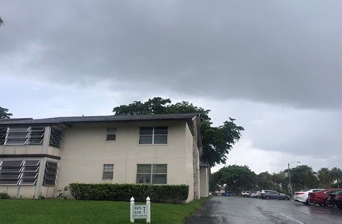 2nd image of 335 W Laurel Dr APT 6M