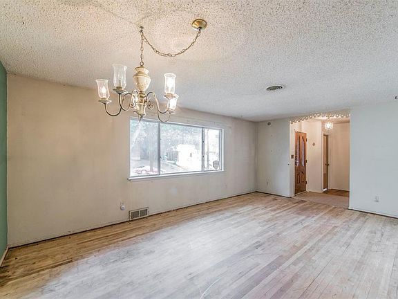 4th image of 4805 Macie Ave