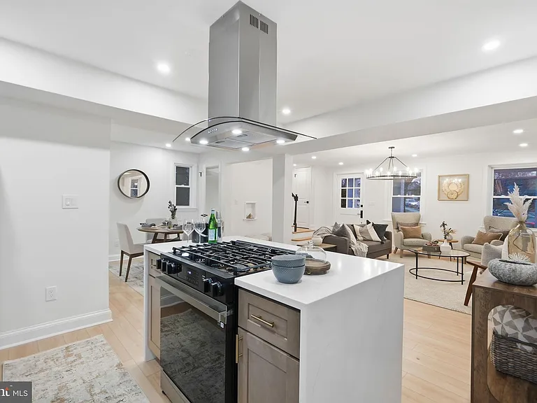 5520 N Capitol St NW — Photo 16
