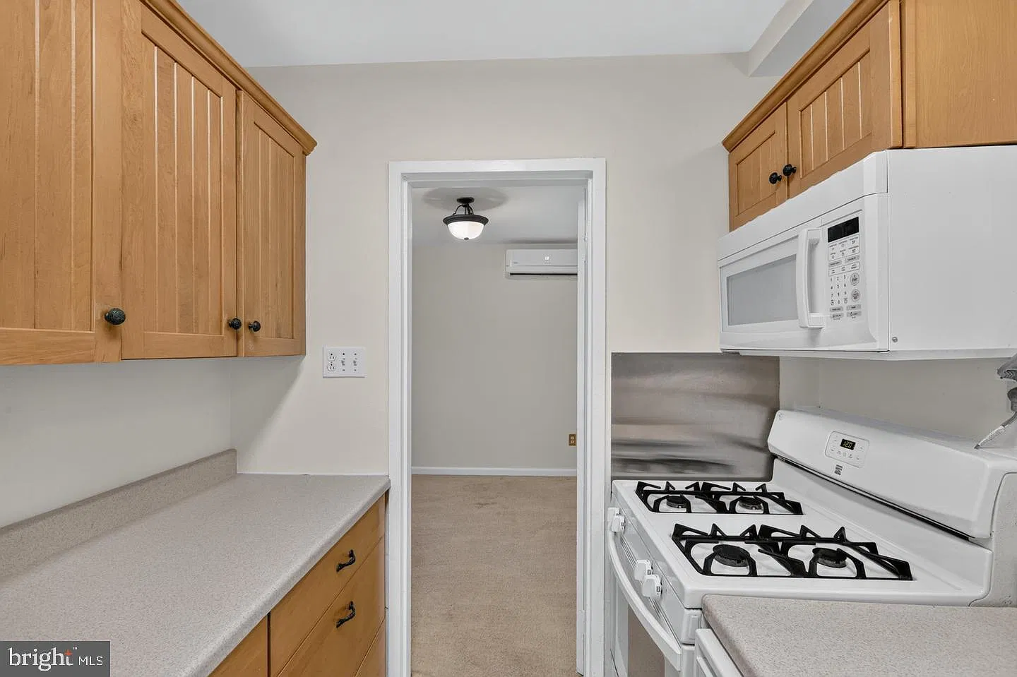 10406 Montrose Ave — Photo 4