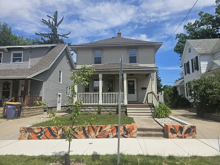 321 Ann St NE — Photo 24