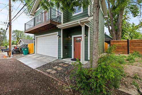815 E Cache La Poudre St #B Photo 1