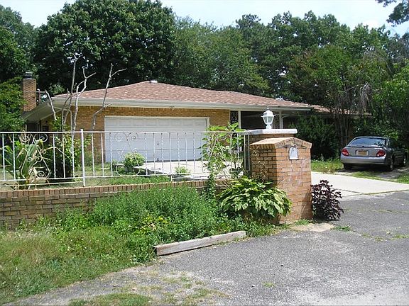 2nd image of 865 Ferndale Blvd