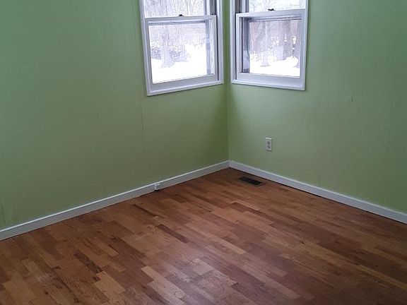 5th image of 1484 E Nickerson Ave