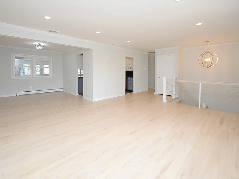 43 Spruce Ave — Photo 3