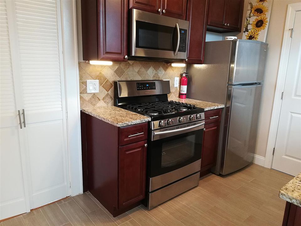 1st image of 443 Banta Ave APT 2