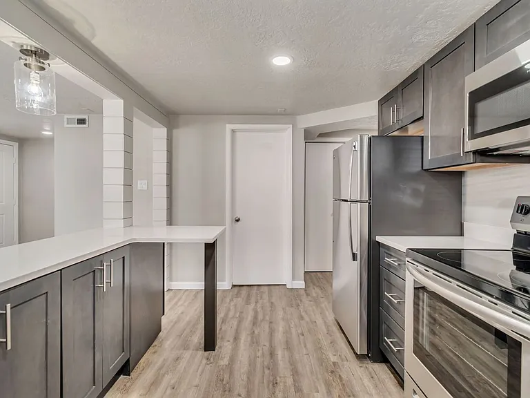 1260 E Alameda Ave — Photo 11