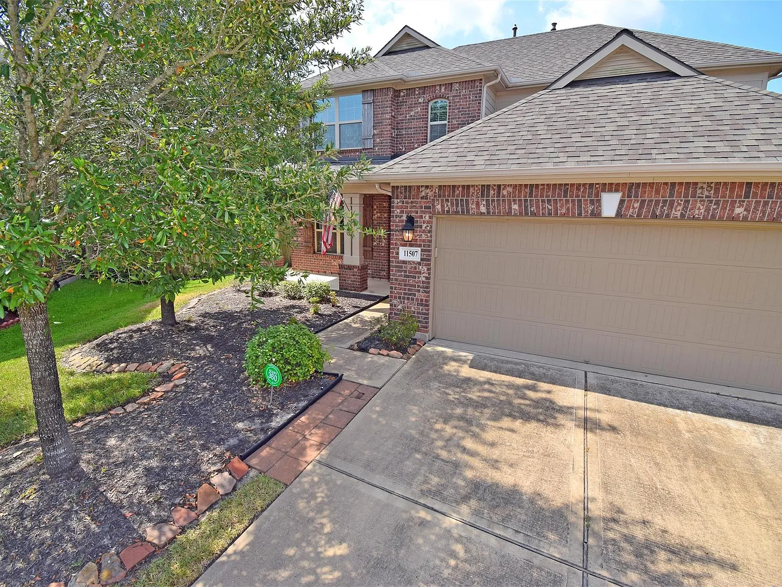 4 bed, 2.5 bath, 2570 sqft, $2,595 — Photo 4
