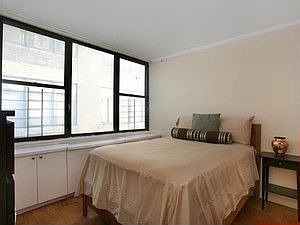 5th image of 301 E 45th St APT 19A
