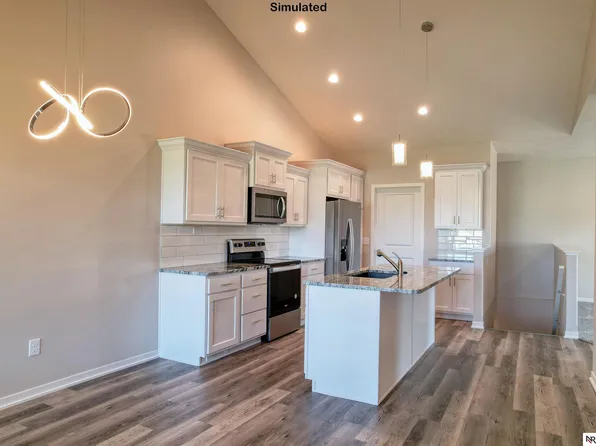 243 Deep Water Dr, Lincoln, NE 68527