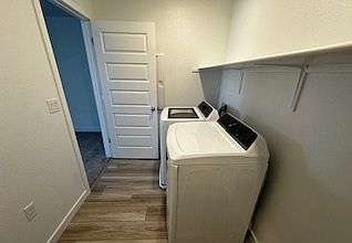 4th image of 3669 Vestland Ct