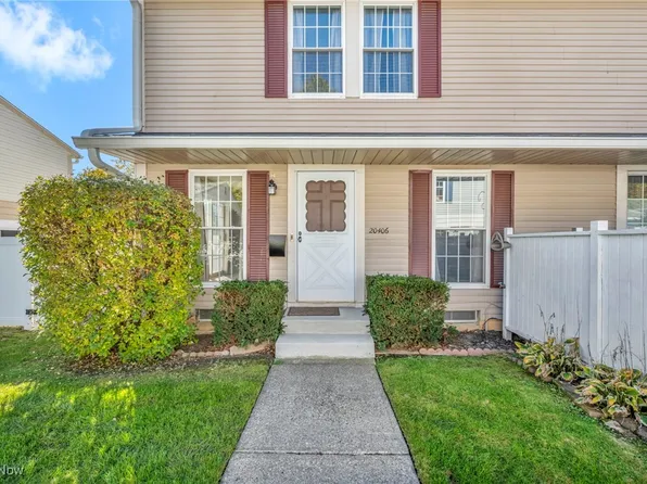 20406 Williamsburg Ct #206B, Middleburg Heights, OH 44130
