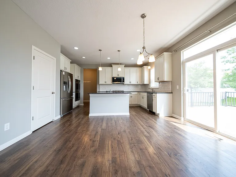 15430 Eagle Creek Way — Photo 3