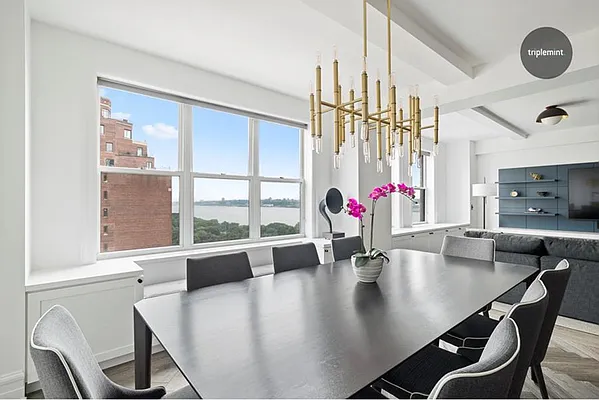 Sold by Triplemint | media 17