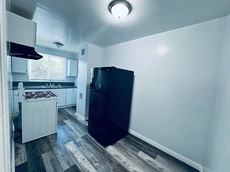 5421 Flemish Ln — Photo 10