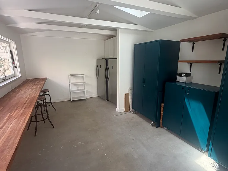 2335 Chapala St — Photo 20