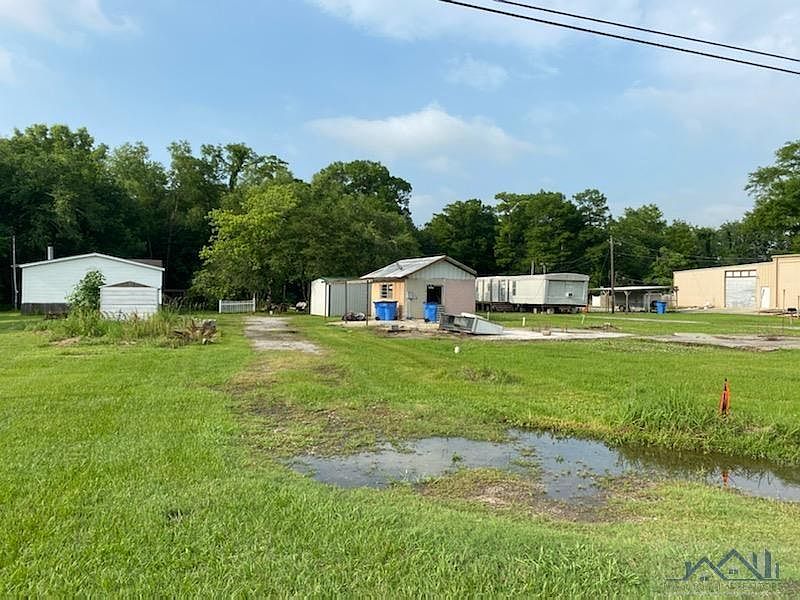 2nd image of 1548 Highway 90