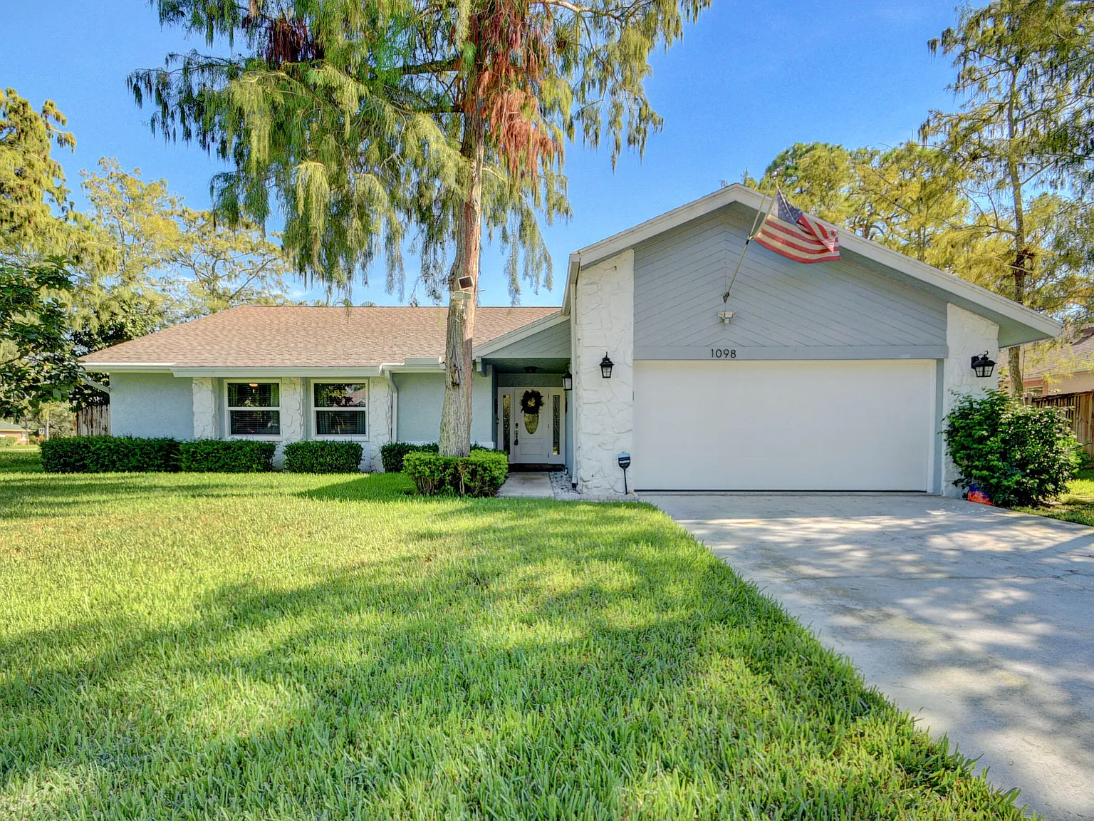 3 bed, 2.5 bath, 1969 sqft, $5,000 — Photo 1