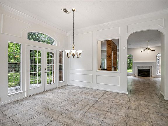 3rd image of 30 Skyland Pl