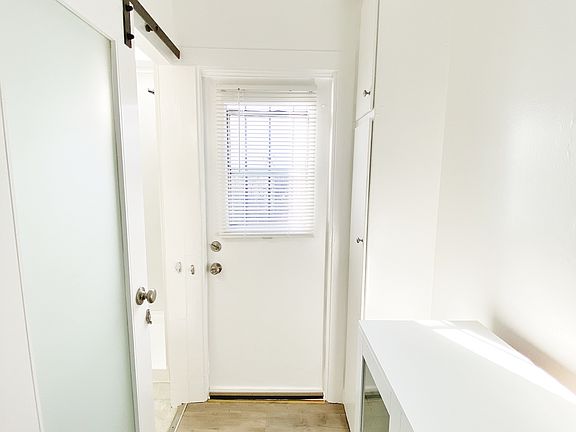 5th image of 653 Flower Ave APT E