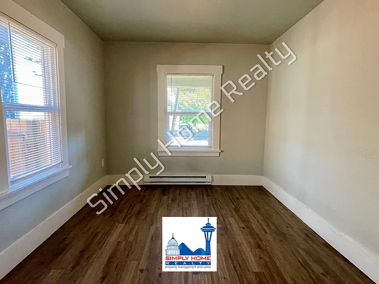 3314 Sawyer St — Photo 10