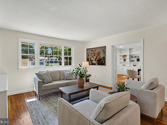 3rd image of 543 Midland Ave
