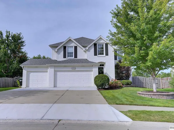16409 Manderson St, Omaha, NE 68116