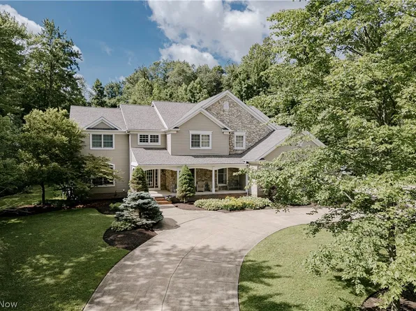 7775 Woodlands Trl, Chesterland, OH 44026