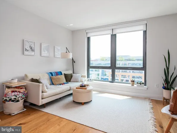 1211 Van St SE APT 1110, Washington, DC 20003
