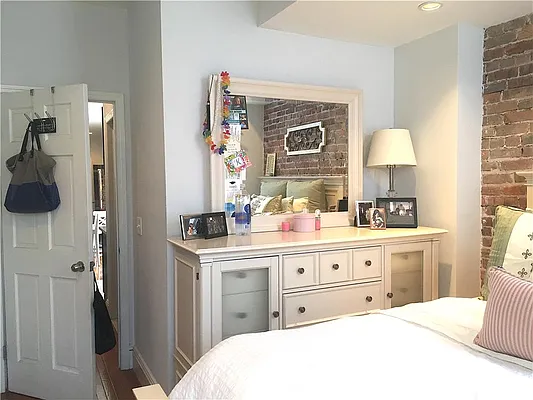 Rented by R New York | media 9