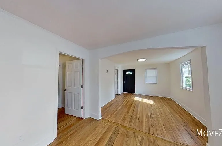 1710 Oakwood Ave — Photo 16