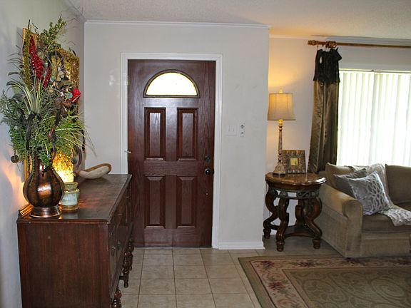 3rd image of 213 Quelqueshue St
