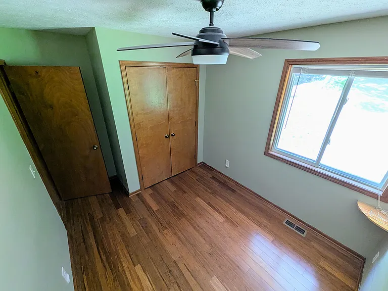 Upstairs bedroom #2