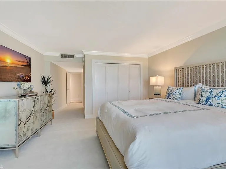 2357 Gulf Shore Blvd N #107 — Photo 10