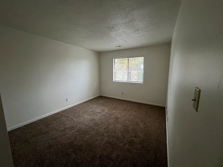 402 Noahs Rd #402 — Photo 3