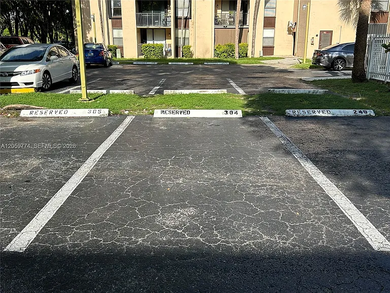 14301 N Kendall Dr #109B — Photo 36