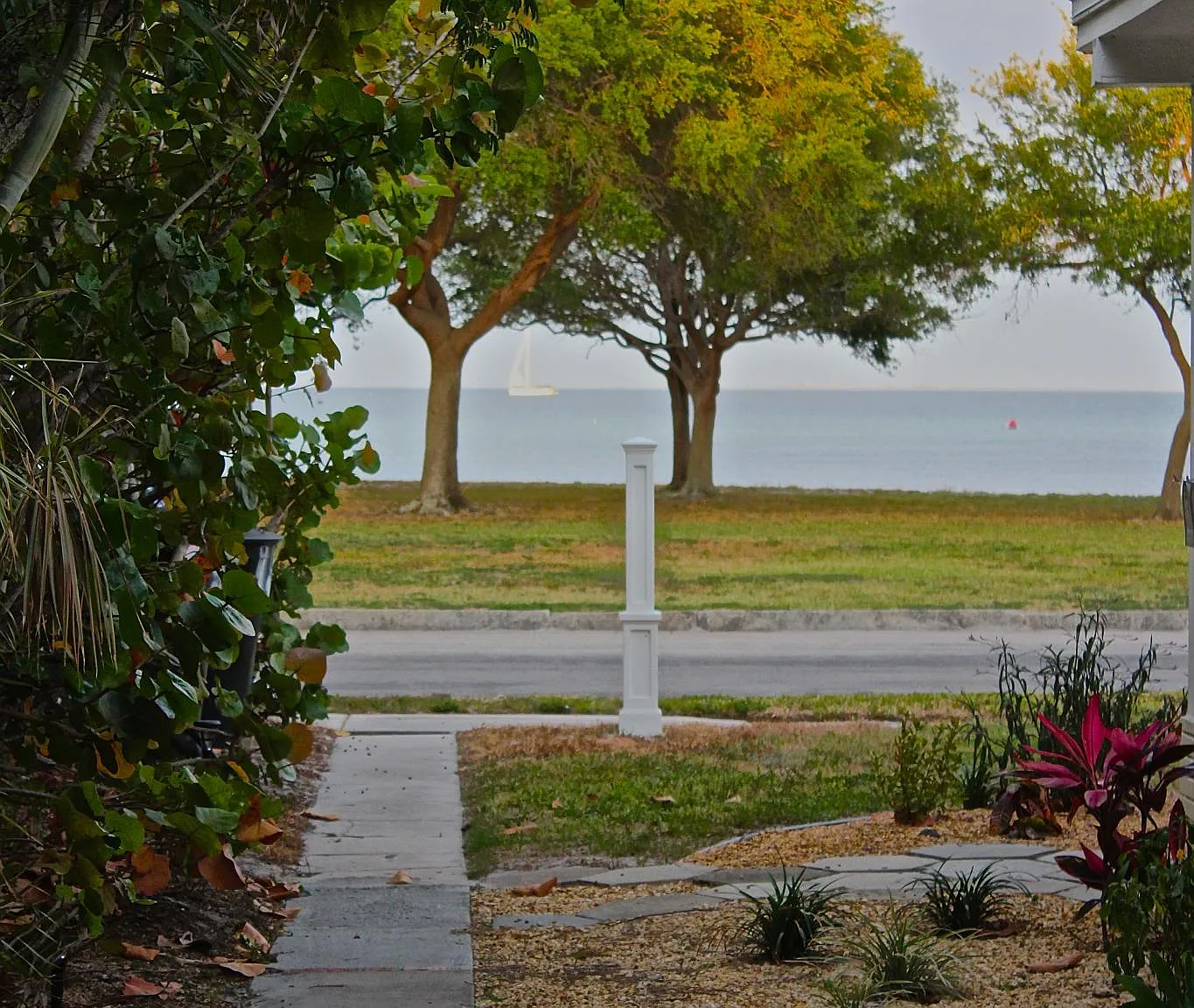 1527 Beach Dr SE — Photo 1
