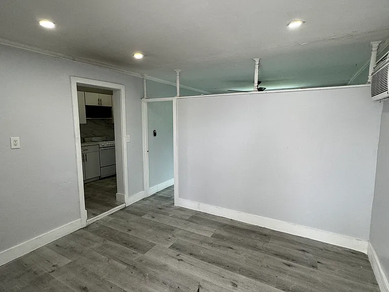 1280 NW 27th St #4 — Photo 6