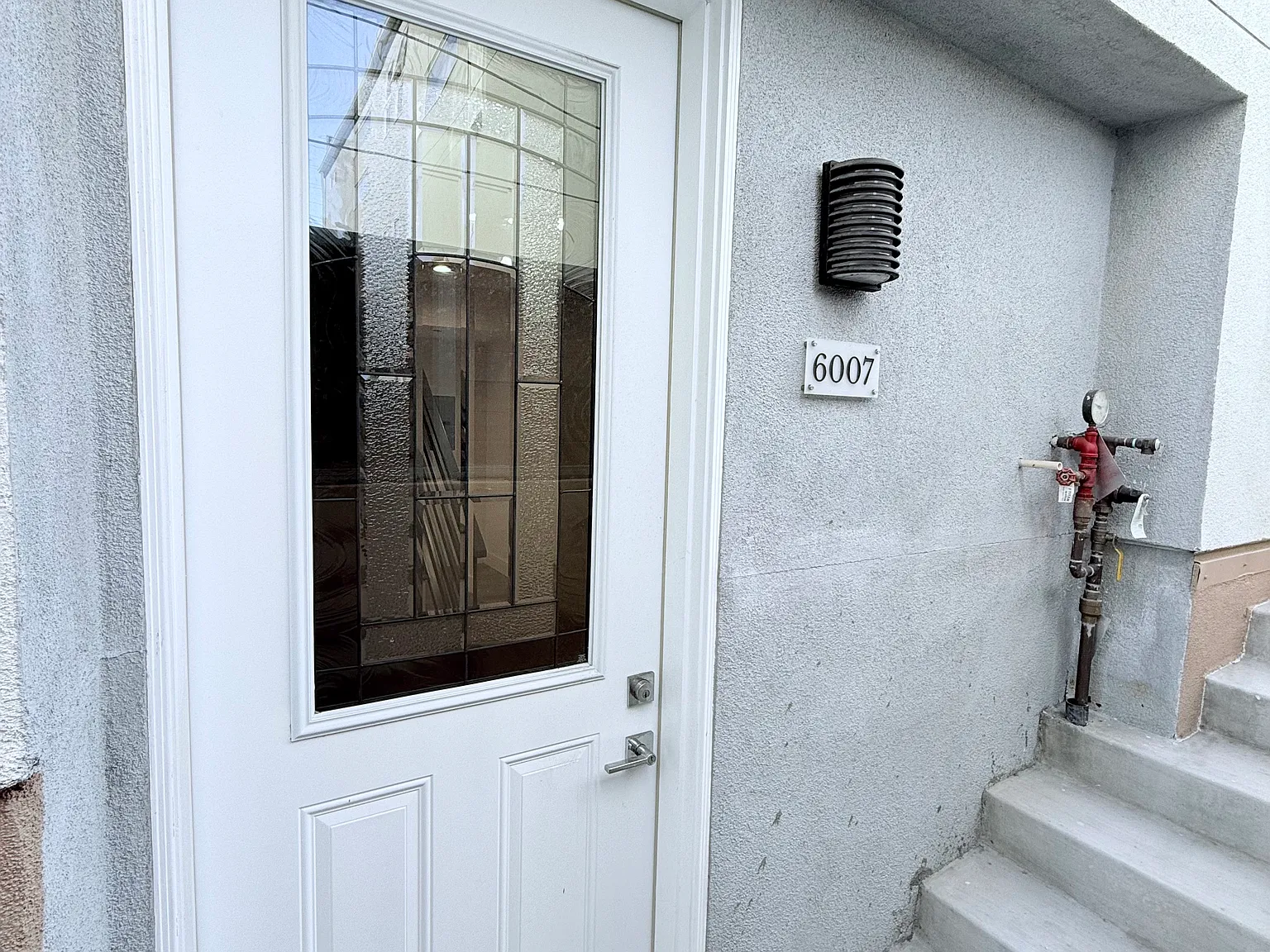3 bed, 1650 sqft, $4,200 — Photo 2
