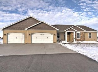 W2248 Out Of Town Ln, Kaukauna, WI 54130