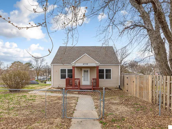 4702 N 52nd St, Omaha, NE 68104