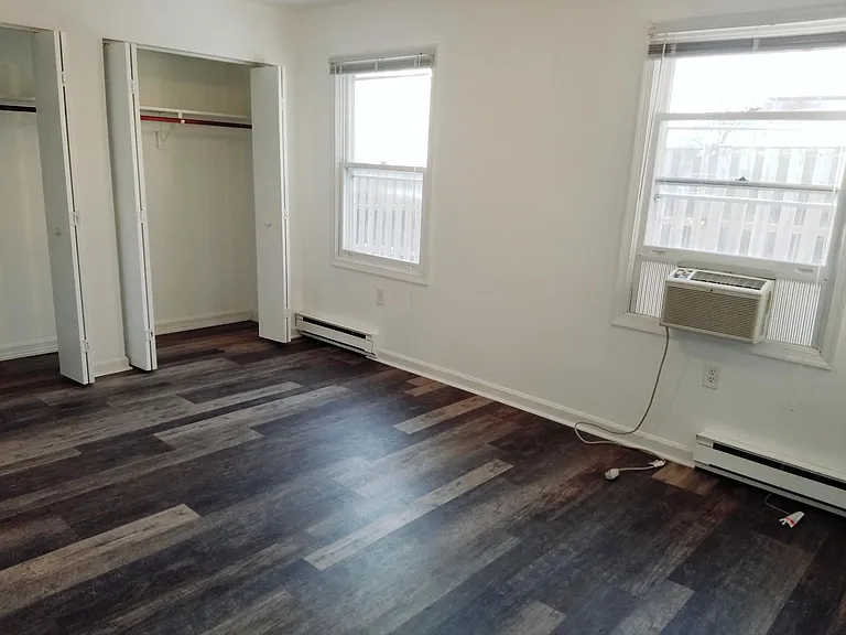 446 E Patrick St #F — Photo 12