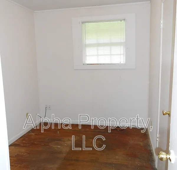 212 Campbell Ave — Photo 7
