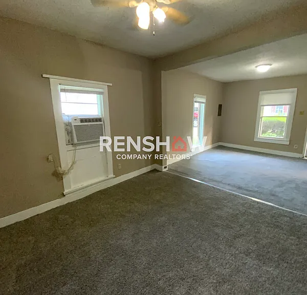 525 Baxter St — Photo 5